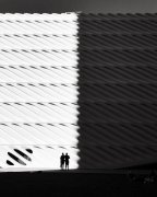 让消费者从另一个角度错误诠释了该广告的信息