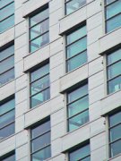 与网友群众和新闻媒体开展更有效沟通和沟通交