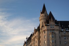 乃至仍在文章内容底端堆积了大批量的关键字